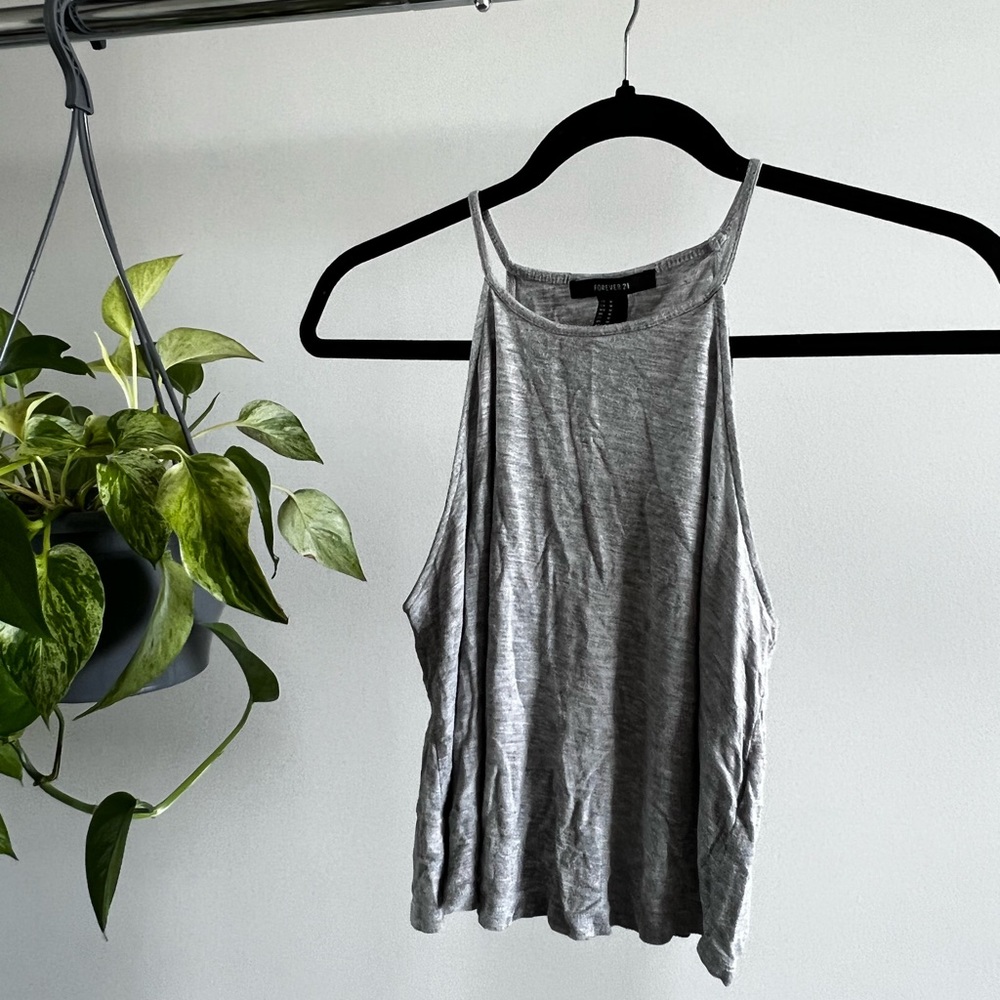 Gray crop halter neck cropped tank